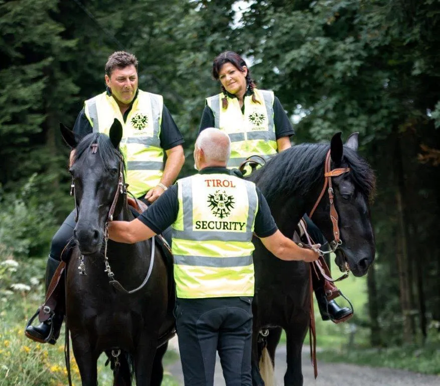 Berittene Security bei einer Veranstaltung