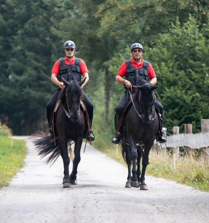 Berittene Security im Einsatzgebiet